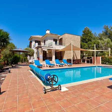 4 Bedroom Kellia With Private Pool, Aphrodite Hills Villa