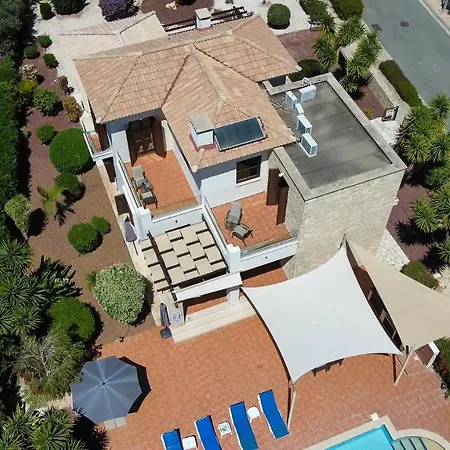 4 Bedroom Kellia With Private Pool, Aphrodite Hills Villa Kouklia