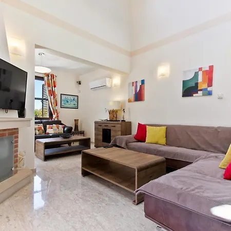 4 Bedroom Kellia With Private Pool, Aphrodite Hills Kouklia