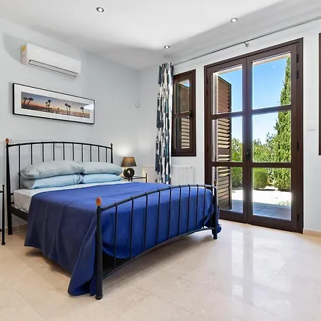 4 Bedroom Kellia With Private Pool, Aphrodite Hills Villa