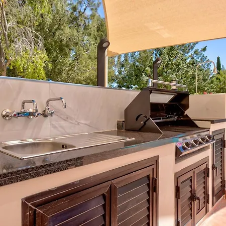 Villa 4 Bedroom Kellia With Private Pool, Aphrodite Hills *