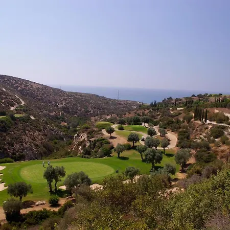 4 Bedroom Kellia With Private Pool, Aphrodite Hills Villa Kouklia